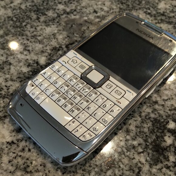 Nokia E Series E71 Phone - Picture 9 of 16